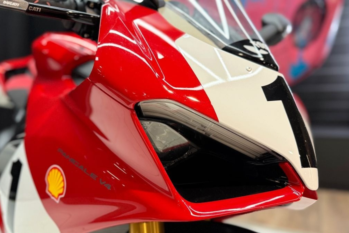 Ducati Panigale V4 R 2