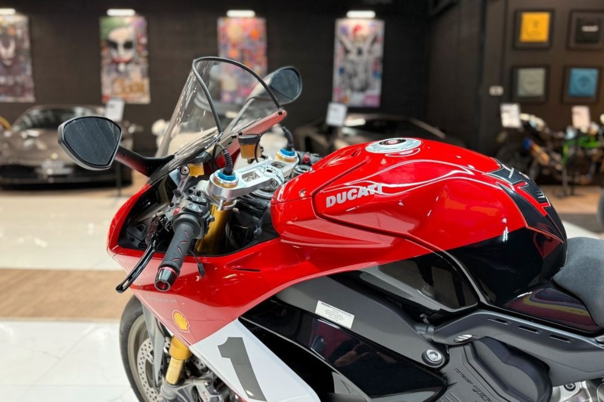Ducati Panigale V4 R 4